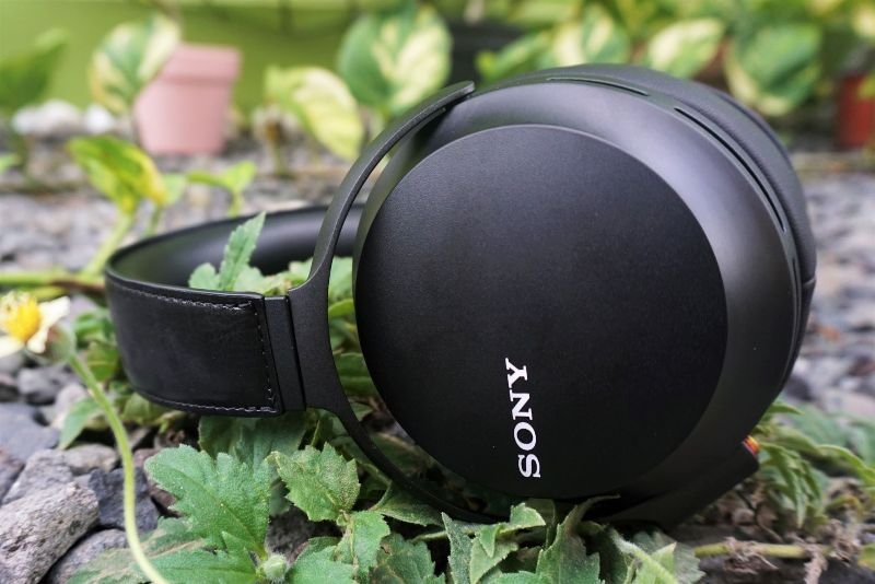 Sony MDR-Z7M2 vs Focal Elegia