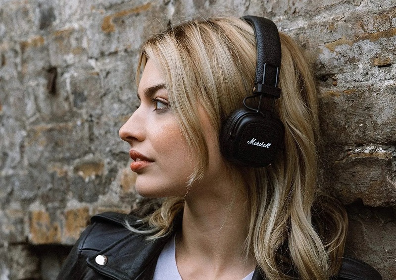 On-ear headphones