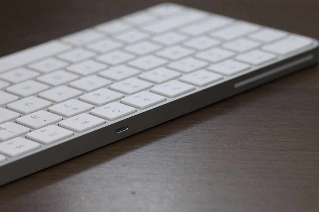 Apple Magic Keyboard 1 vs 2- Design and Build Quality
