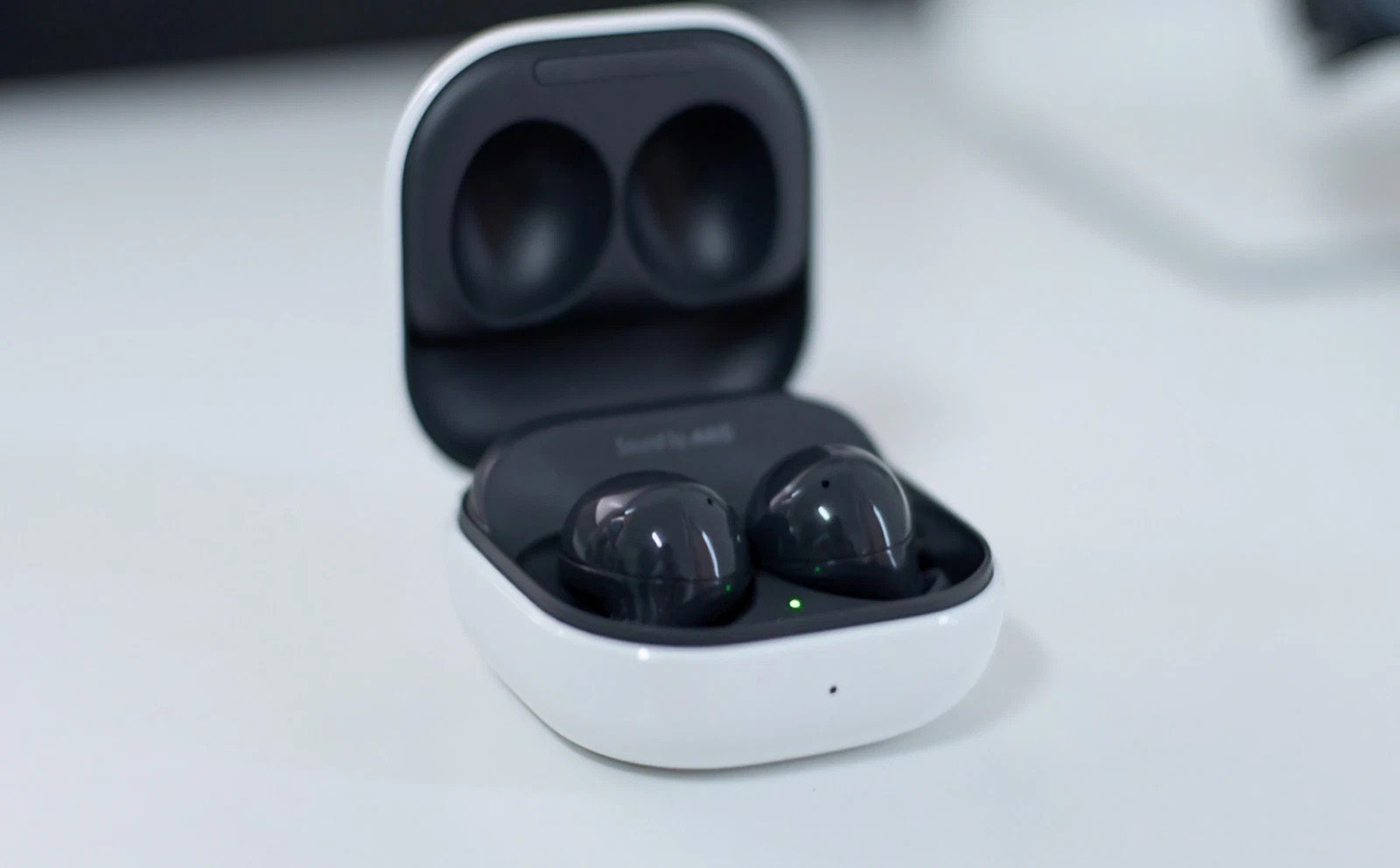 Samsung Galaxy Buds 2 Design and Comfort